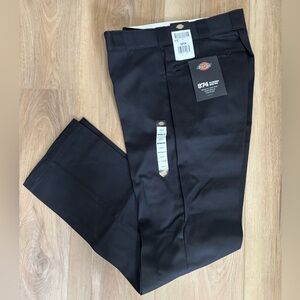 NWT - Dickies
Men’s Dickies pants 32x34